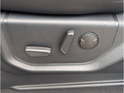 Used 2021 Ford F250 Lariat w/ Chrome Package image 14