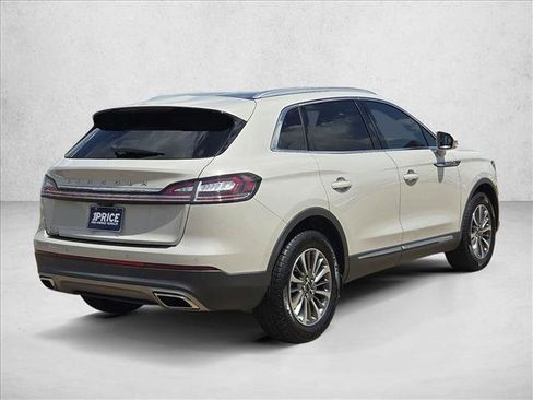 Used 2022 Lincoln Nautilus Reserve FWD image 5