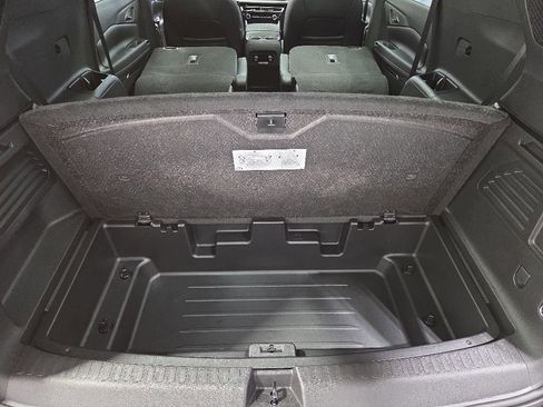 New 2026 Chevrolet Traverse LT w/ Sun and Wheel Package AWD/4WD image 40