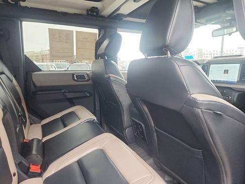 Used 2024 Ford Bronco Wildtrak image 28