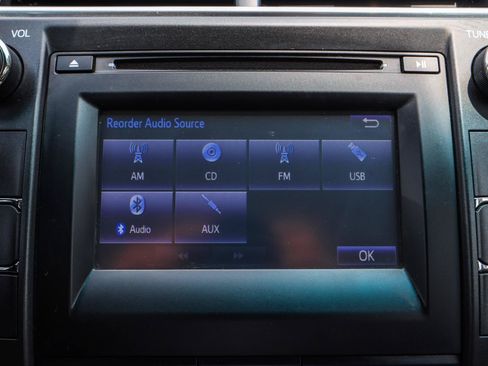 Used 2017 Toyota Camry SE w/ Protection Package (Q2) FWD image 8