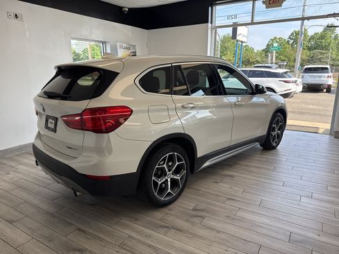 Used 2018 BMW X1 xDrive28i w/ Convenience Package AWD/4WD image 5