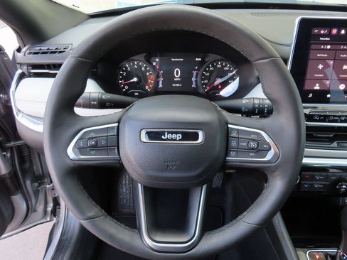 Used 2023 Jeep Compass Limited AWD/4WD image 17