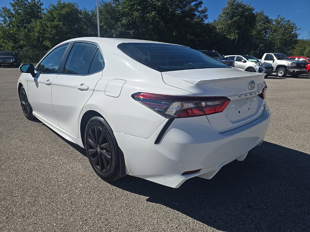 Used 2024 Toyota Camry SE FWD image 4