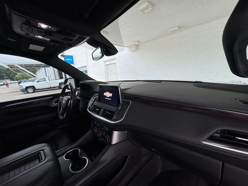 Used 2021 Chevrolet Tahoe LT w/ LT Signature Package RWD image 18