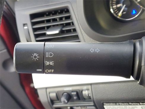 Used 2010 Subaru Legacy 2.5i Premium image 16