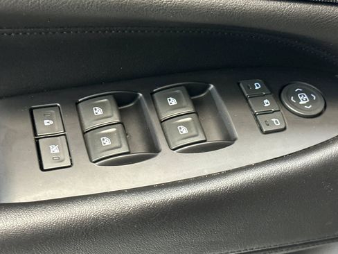 Used 2018 Cadillac Escalade Premium Luxury image 13