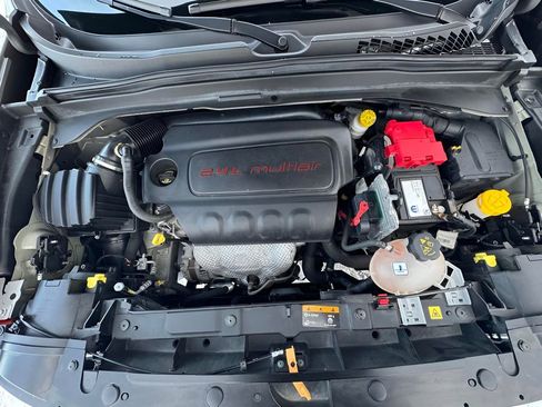 Certified 2021 Jeep Renegade Latitude image 22