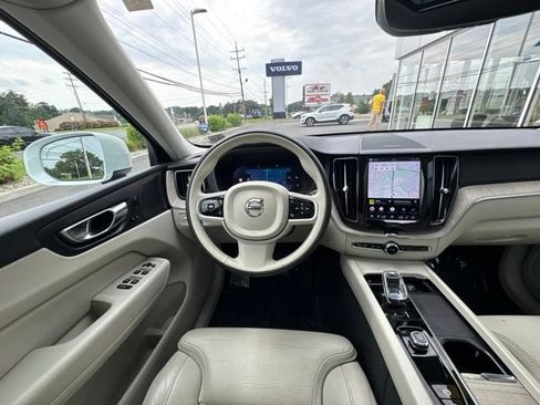 Certified 2022 Volvo XC60 B5 Inscription w/ Advanced Package AWD/4WD image 21