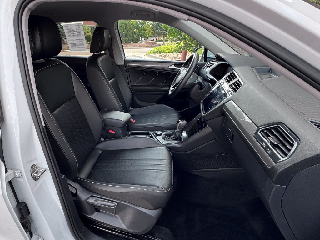 Used 2023 Volkswagen Tiguan SE AWD/4WD image 37