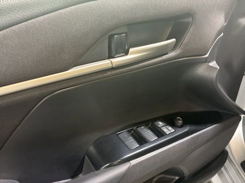 Used 2025 Toyota Camry Hybrid image 12