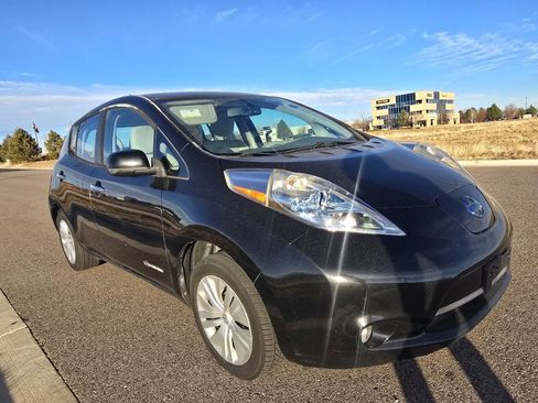 Used 2014 Nissan Leaf SV w/ LED & Quick Charge Package image 7