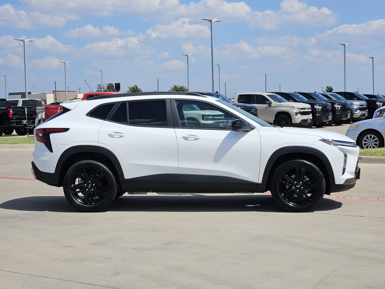 New 2026 Chevrolet Trax ACTIV w/ Sunroof Package FWD image 7