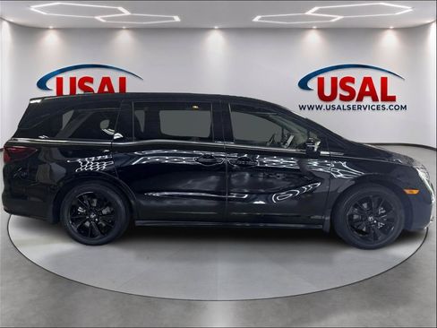 Used 2023 Honda Odyssey Sport image 4