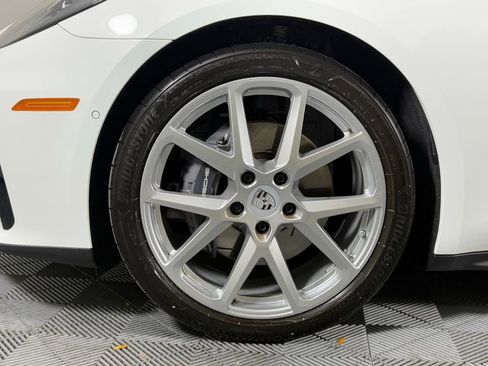 Certified 2025 Porsche Panamera image 12