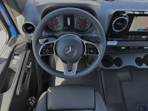 Used 2024 Mercedes-Benz Sprinter 2500 image 14