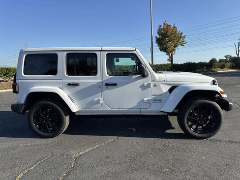 Used 2024 Jeep Wrangler Sahara image 3