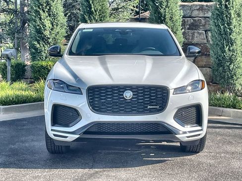 Used 2025 Jaguar F-PACE R-Dynamic S image 8