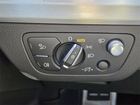 Used 2018 Audi SQ5 Prestige w/ Prestige Package image 30