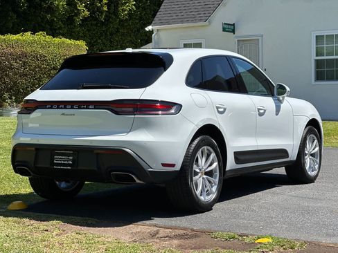 Certified 2025 Porsche Macan AWD/4WD image 8