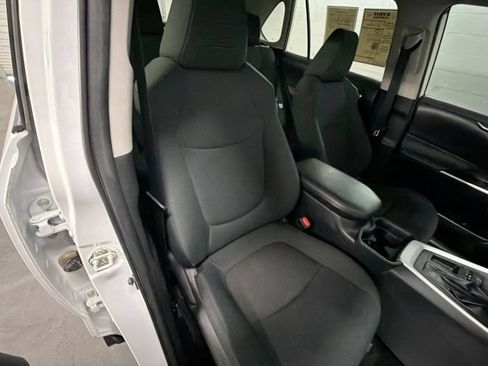 Used 2020 Toyota RAV4 LE FWD image 24