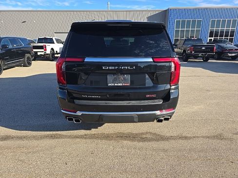 Used 2025 GMC Yukon Denali w/ Sun & Power Step Package image 4