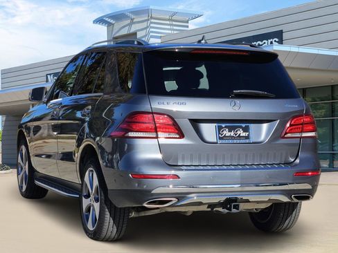 Used 2019 Mercedes-Benz GLE 400 4MATIC image 4