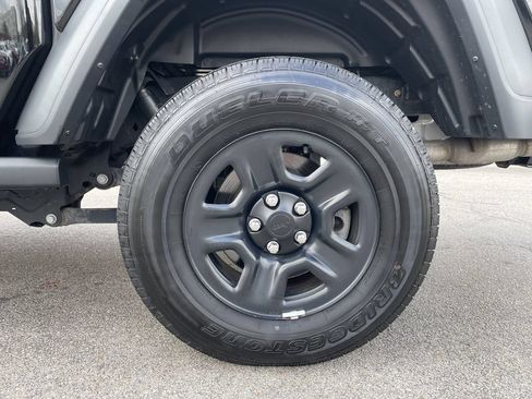 Used 2024 Jeep Gladiator Sport AWD/4WD image 10