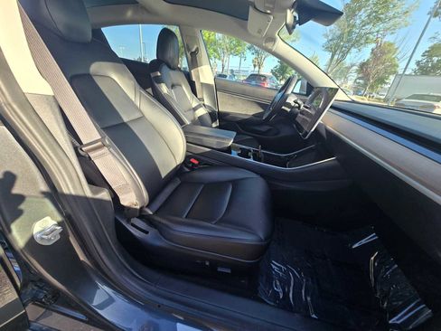 Used 2018 Tesla Model 3 Long Range image 11
