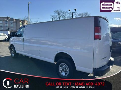Used 2023 GMC Savana 2500 Extended w/ Driver Convenience Package RWD image 4
