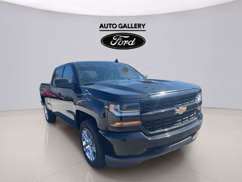 Used 2018 Chevrolet Silverado 1500 Custom w/ Custom Value Package AWD/4WD image 3