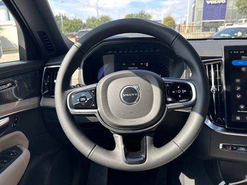 Used 2026 Volvo XC90 B6 Plus w/ Protection Package Premier image 15