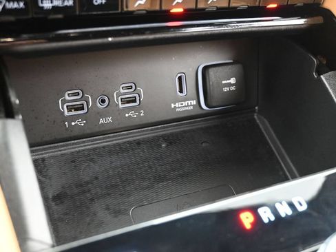 Used 2025 Jeep Grand Cherokee L Summit AWD/4WD image 27