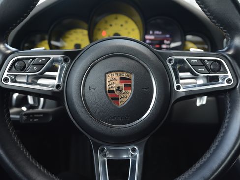Used 2018 Porsche 911 Targa 4S AWD/4WD image 17