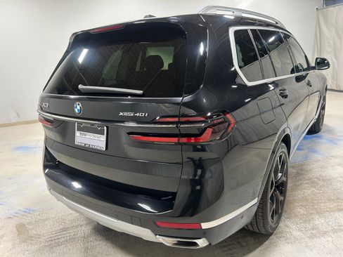 Used 2023 BMW X7 xDrive40i w/ Premium Package image 8