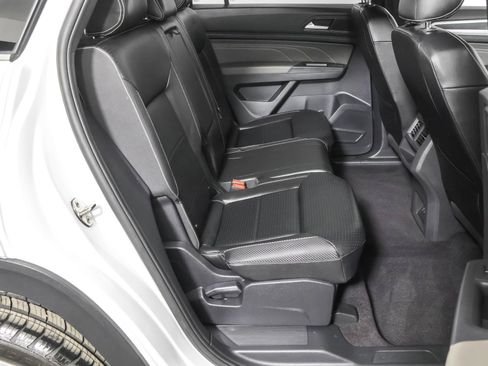 Used 2021 Volkswagen Atlas Cross Sport SEL image 40