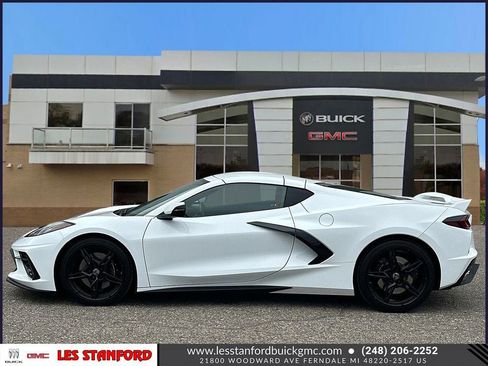 Used 2021 Chevrolet Corvette Stingray Coupe w/ Z51 Performance Package RWD image 2