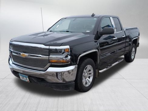 Used 2018 Chevrolet Silverado 1500 LT w/ All Star Edition image 2