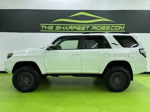 Used 2019 Toyota 4Runner TRD Off-Road AWD/4WD image 6