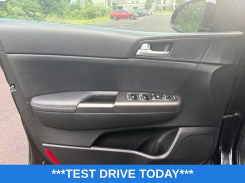 Used 2020 Kia Sportage S AWD/4WD image 12