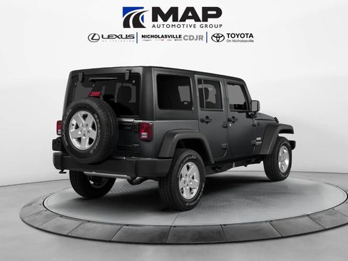 Used 2018 Jeep Wrangler Unlimited Sport S AWD/4WD image 2