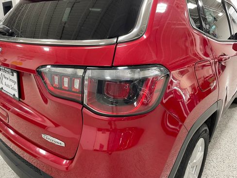 Used 2017 Jeep Compass Latitude FWD image 7