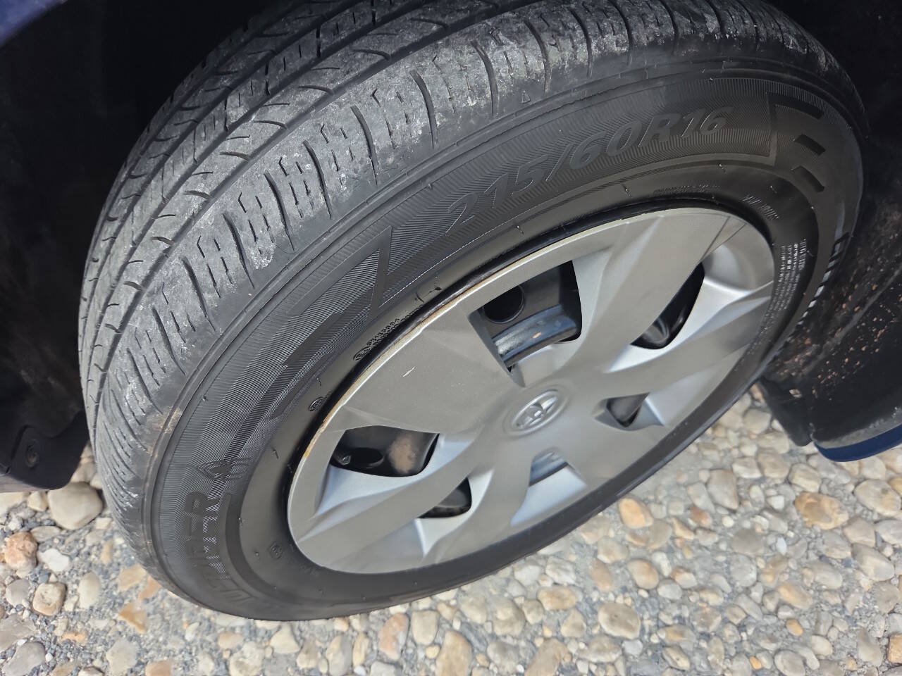 Used 2009 Toyota Camry LE FWD image 10