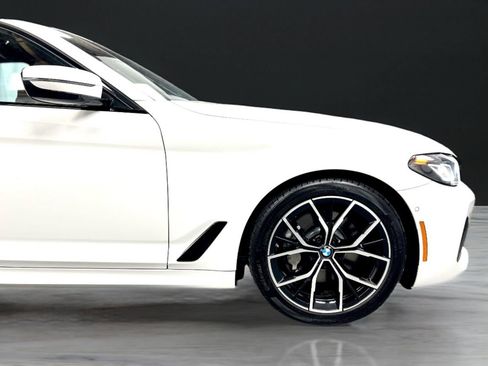 Used 2022 BMW 530i xDrive w/ M Sport Package image 12