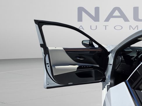 Certified 2025 Lexus ES 350 w/ Premium Package FWD image 9