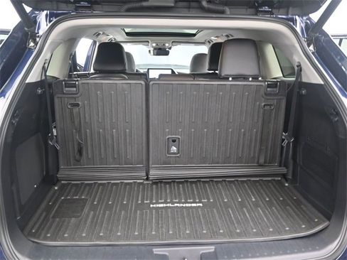 Used 2023 Toyota Highlander Platinum image 18