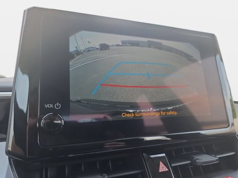 Used 2026 Toyota Corolla LE FWD image 22