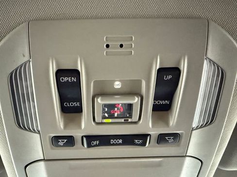 Used 2023 Toyota Highlander XLE FWD image 21