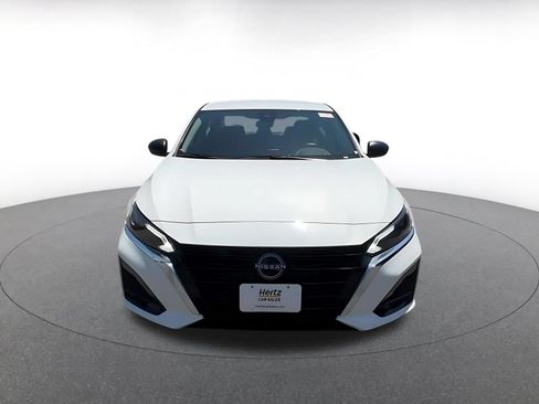 Used 2025 Nissan Altima 2.5 SV FWD image 4