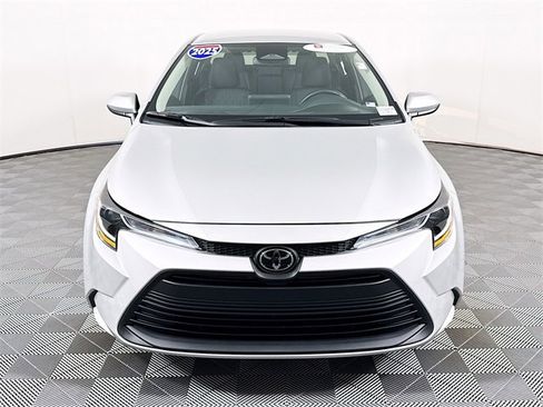 Certified 2025 Toyota Corolla LE image 2